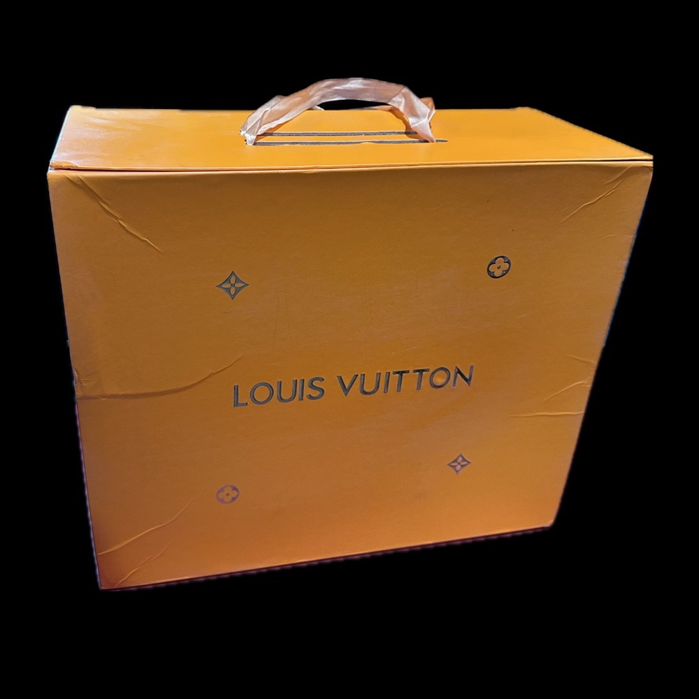 Louis Vuitton magnetic box